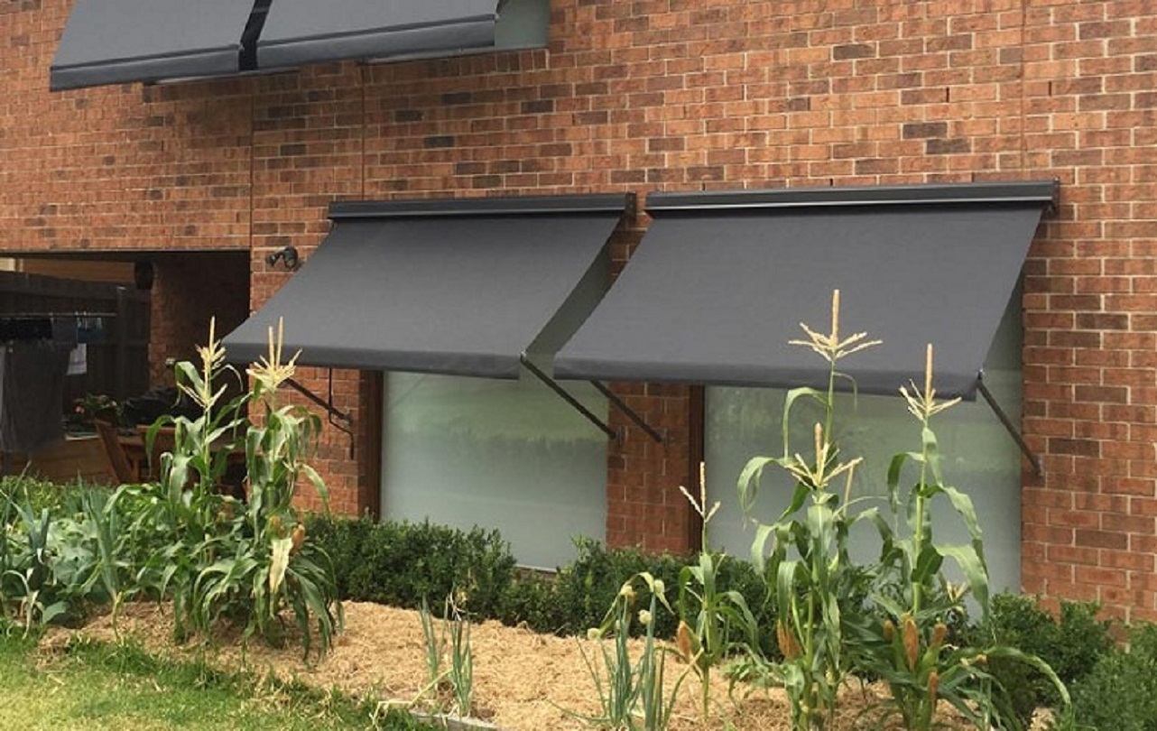 Mesh Pivot Arm Awning